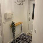 Stylish Hallway Decor Ideas for Narrow Areas
